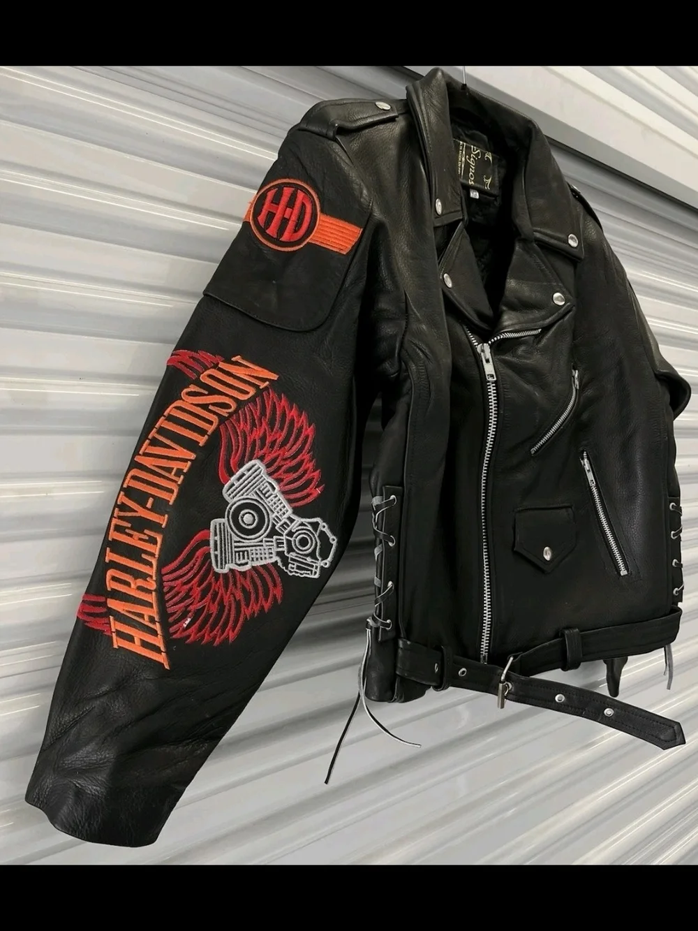 The Unbranded Brand classic black